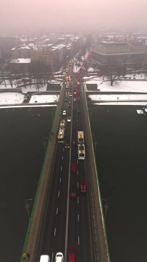 Busy Car Traffic on the Bridge Over the Vistula River Video stock 300087504