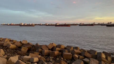 Busy Cargo Ship Harbor - Global Trade and Commerce Vídeo Stock 275313201