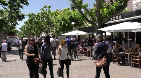 Busy croisette - cannes Stock Footage 54632353