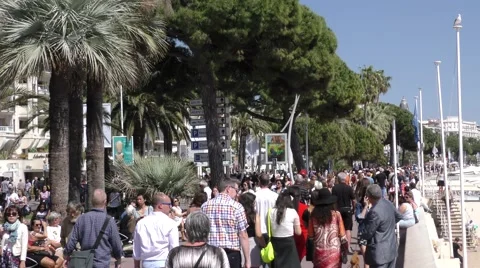 Busy croisette crowd Stock Footage 54641704