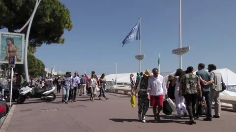 Busy croisette crowd Stock Footage 54643449