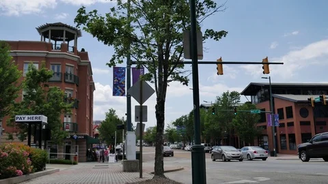 A busy down town area 스톡 동영상 76507012