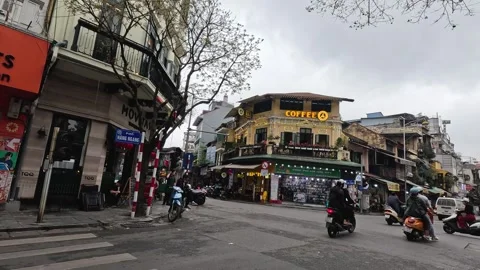 Busy Hanoi Street Intersection 库存影片 308775680