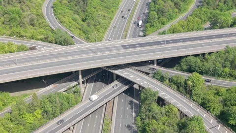 Busy Highway Interchange Aerial View With Cars and Trucks Vidéo 336953784