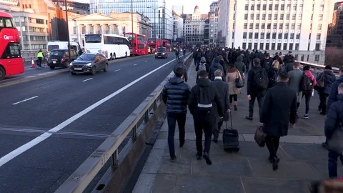 Busy pedestrians commuting during rush hour Video stock 121196093