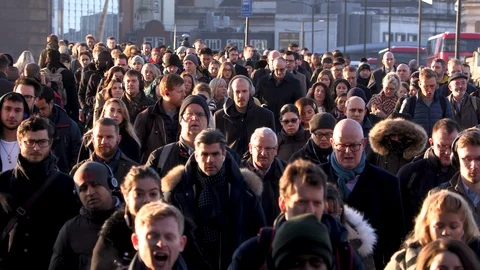 Busy pedestrians commuting during rush hour Video stock 121206018