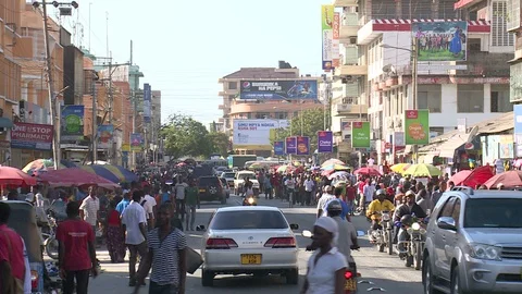 Busy street in Afrian city, Dar es Salaam, tanzania Stock Footage