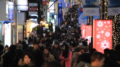 Busy Street Stock Footage 33898124