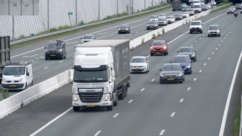 Busy traffic on Highway A10 Video stock 109985331