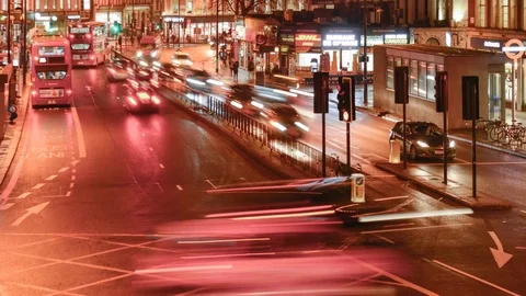 Busy traffic timelapse on Euston Road, London Vídeos de archivo 84626083
