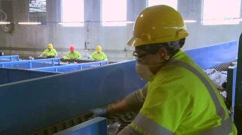 Busy trash workers (1 of 10) Video stock 32283670