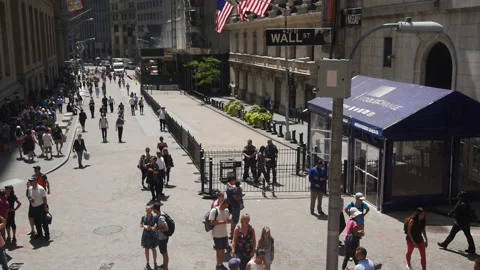 BUSY WALL STREET Stock Footage 192432720