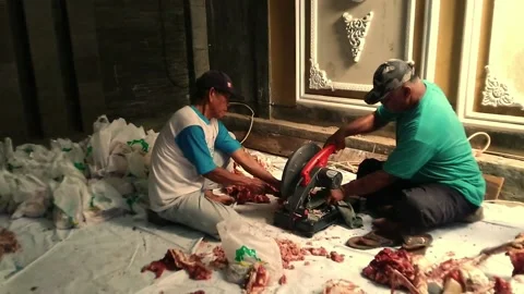 Butcher cuts beef Video stock 170715754