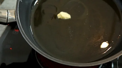 Butter in pot Video stock 101120152