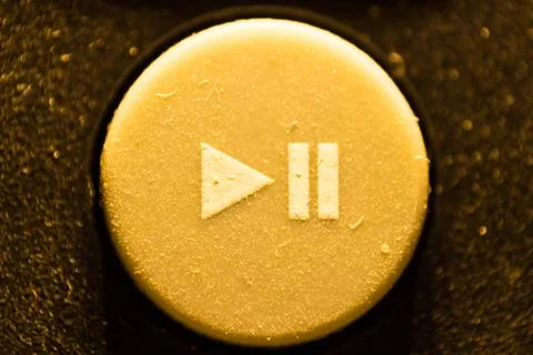 Button play rubber from the remote control. 스톡 사진