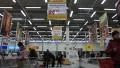 Buyer in supermarket (can be used for timelapse) HD Footage