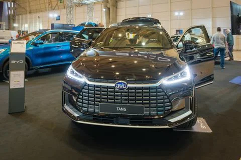 BYD Tang electric car at ECAR SHOW - Hybrid and Electric Motor Show Fotos de archivo