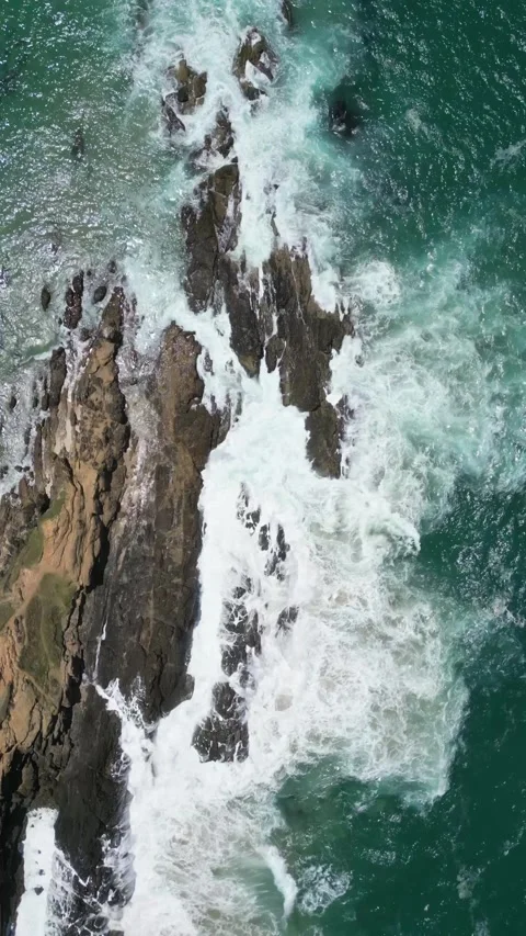 Byron Bay drone vertical wave crashing HD 스톡 동영상 301295703
