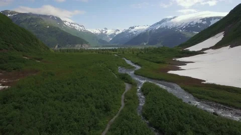 Byron glacier drone shot Vidéo 146773045