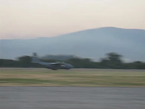 C-130 in Haiti Video stock 8607152