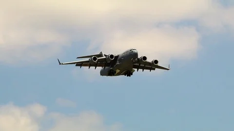 C 17 Globemaster approach Video stock 84943244