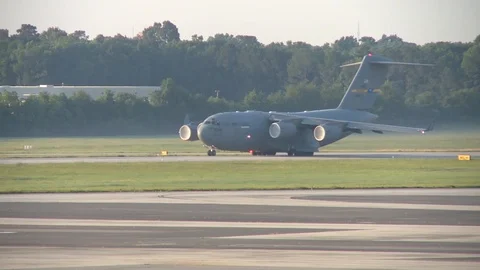 C-17 III plane taxiing and take-off from Joint Base Charleston, US - 2016 스톡 동영상 93139341