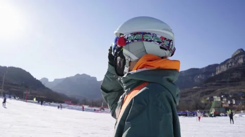 C0035 Video stock 168444239