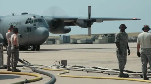C130 landing (HD) c 스톡 동영상 11897741