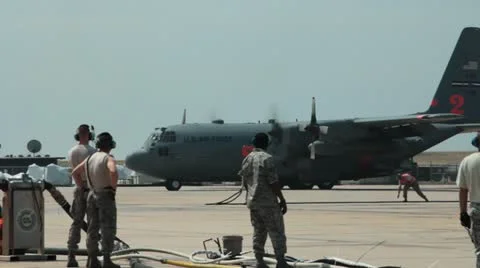 C130 rounding bend on air field (HD) c 스톡 동영상 11897754