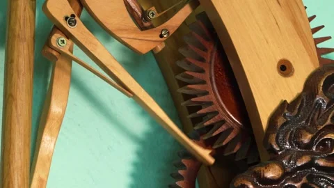 C5321 clock gears Video stock 327863458