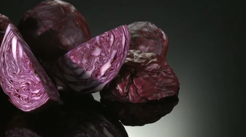  CABBAGE  BEING PREPARED  ON A KITCHEN WORKTOP Vidéo 59006143