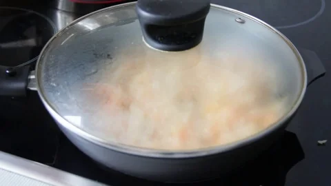 Cabbage braised in a pan Video stock 72610476