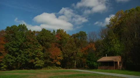 Cabin and clouds: time lapse (LP-Voorhees-121) Video stock 8930803
