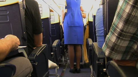 Cabin crew and trolley Vídeos de archivo 44118301