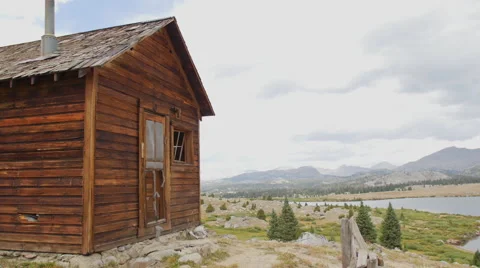 Cabin by lake Video stock 66946797