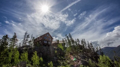 Cabin on a Perch Video stock 88225684