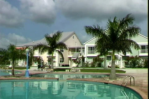 Cable Beach Villas Pool Video stock 816685