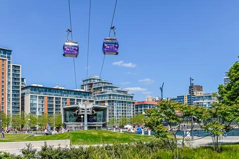Cable car connecting Excel exhibition centre and O2 arena Stock Photos