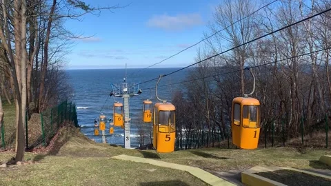 Cable car descent to the sea Video stock 225310595