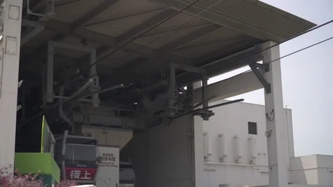 Cable car handle forged under the roof in the building, view of the inside Vidéo 166278681