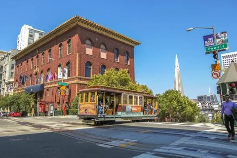 Cable Car intersect San Francisco, California, United States - August 17, ... Stock Photos