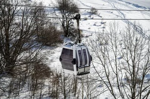 A cable car on its way  to Nova H.. Фото
