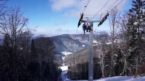 Cable car mechanism moving cableway funicular chair equipment on winter day Vídeo Stock 81550445