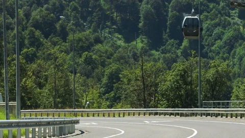 Cable car in the mountains 動画素材 94722667