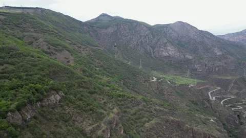 Cable car over the canyon 5 Video stock 330432351