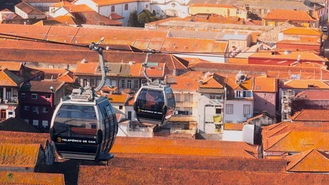 Cable car over the Porto roofs 스톡 동영상 89050306