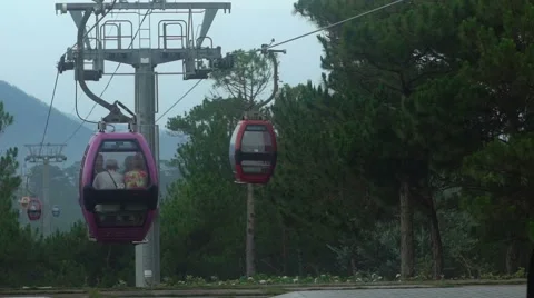 Cable Car pulls up to a stop Stock-Footage 63090300