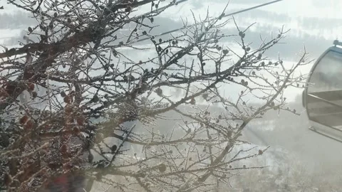 Cable car in a ski resort 스톡 동영상 166905417