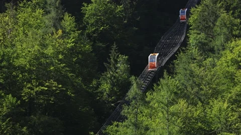 Cable car to Top of Hallstatt in Austria 스톡 동영상 159165285