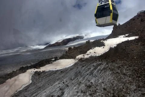 Cable car. View from the cable car in the mountains. Stockfoto's